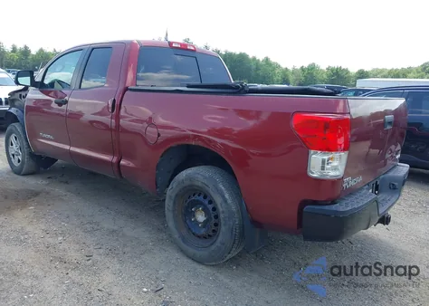 2010 Toyota Tundra Grade 4.6L V8 z USA, uszkodzony, nr VIN 5TFUM5F15AX003701